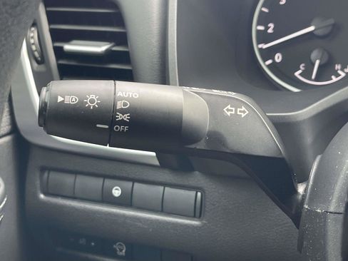 Used 2023 Nissan Rogue SV FWD image 22