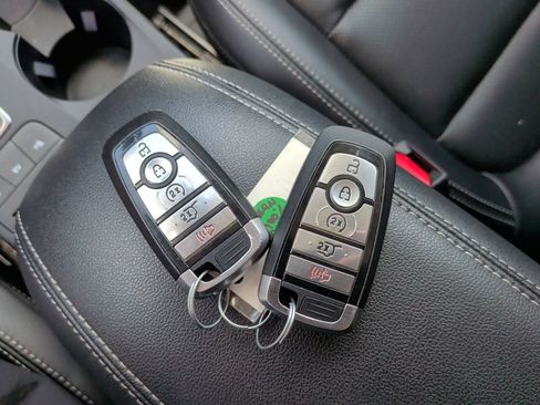 Used 2022 Ford Escape Titanium FWD image 45