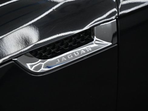 Used 2019 Jaguar F-TYPE R AWD/4WD image 12
