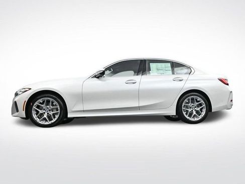 New 2026 BMW 330i xDrive Sedan w/ Premium Package AWD/4WD image 32