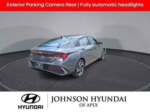 Used 2025 Hyundai Elantra Limited FWD image 8