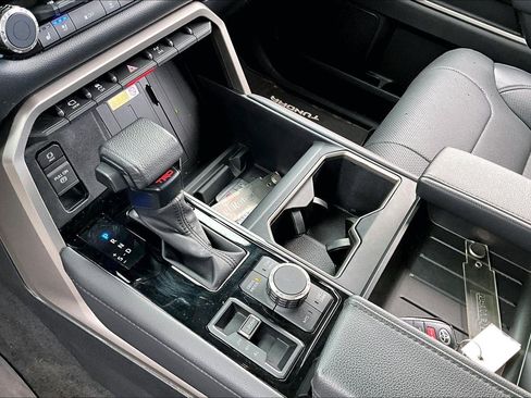 Used 2024 Toyota Tundra Limited image 14
