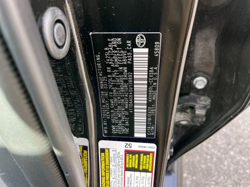 Used 2025 Toyota Camry SE image 29