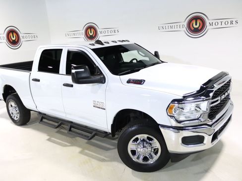 Used 2024 RAM 2500 Tradesman w/ Chrome Appearance Group AWD/4WD image 7