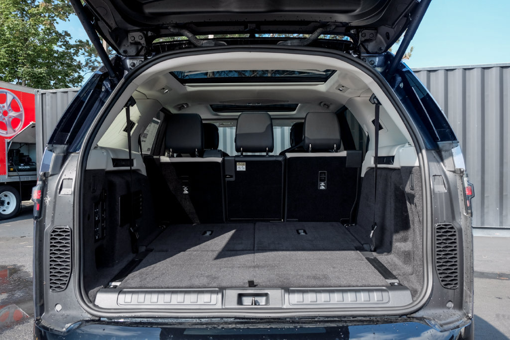 New 2026 Land Rover Discovery Limited Edition AWD/4WD image 8