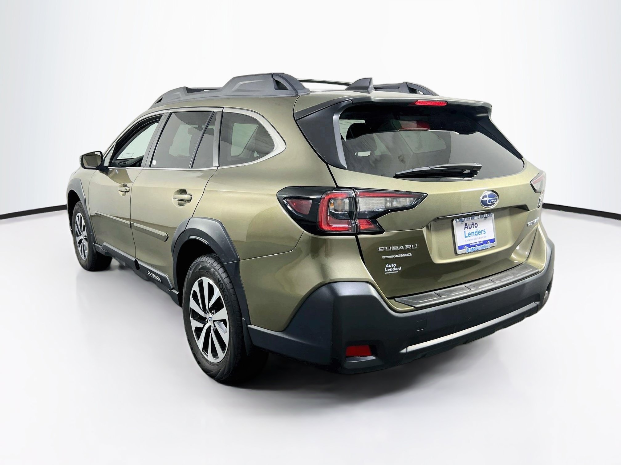 Used 2023 Subaru Outback Premium AWD/4WD image 7