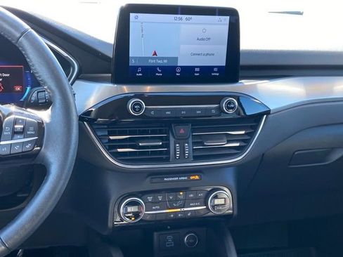 Used 2021 Ford Escape Titanium image 10