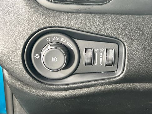 Used 2022 Jeep Renegade Altitude w/ Sun/Sound Group image 10