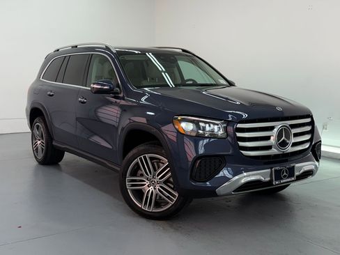 Used 2024 Mercedes-Benz GLS 450 4MATIC image 6