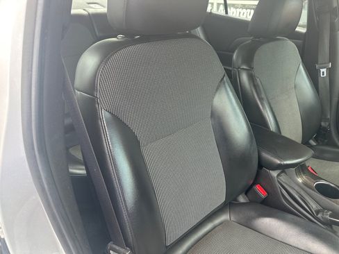 Used 2016 Chevrolet Malibu LT FWD image 9