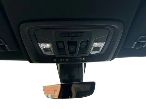 Used 2021 Chevrolet Silverado 1500 High Country w/ Technology Package AWD/4WD image 28