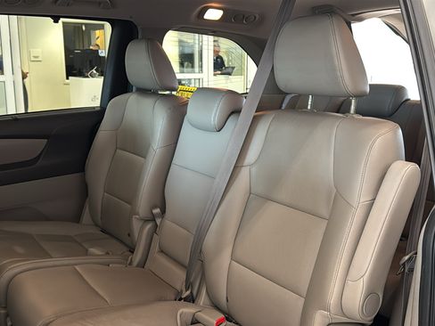 Used 2016 Honda Odyssey EX-L image 27