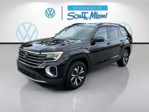 Used 2024 Volkswagen Atlas SE image 3