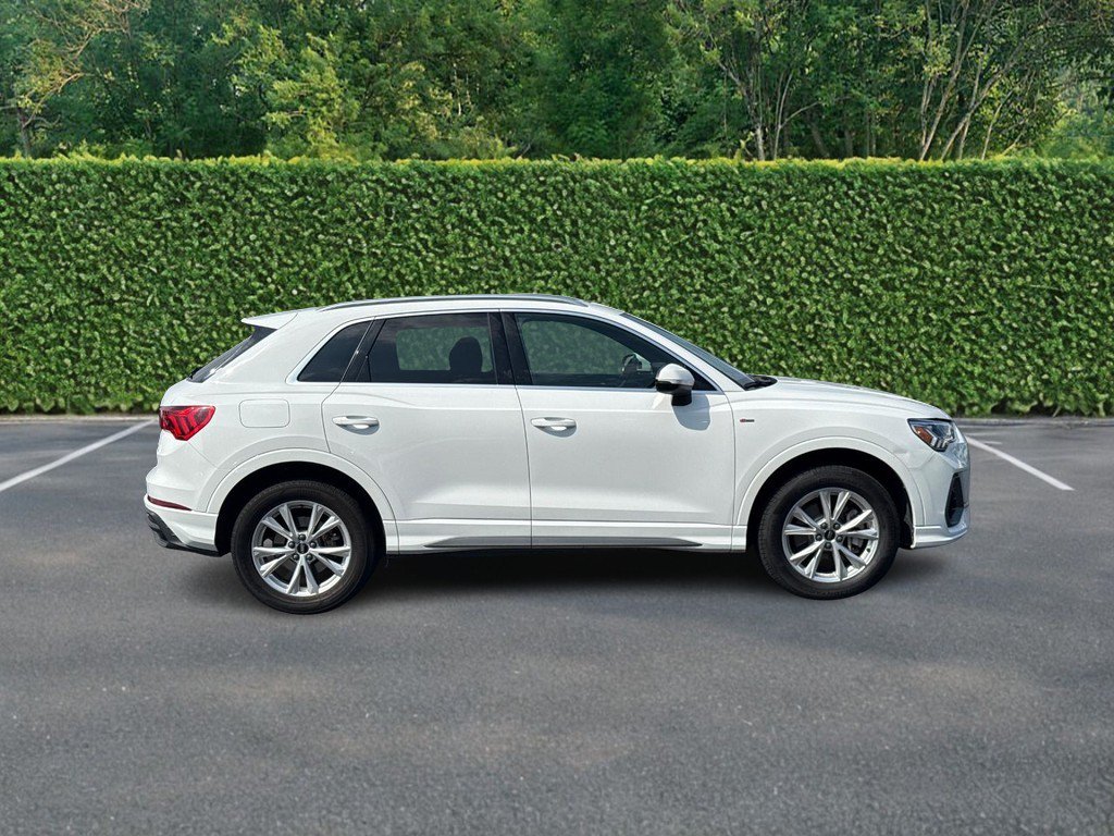 Used 2025 Audi Q3 2.0T Premium AWD/4WD image 2