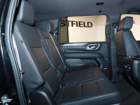 Used 2023 Chevrolet Suburban LT image 14
