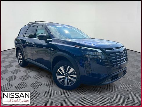 New 2026 Nissan Pathfinder SL AWD/4WD image 1