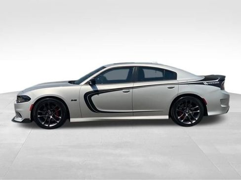 Used 2023 Dodge Charger R/T w/ Plus Group RWD image 4