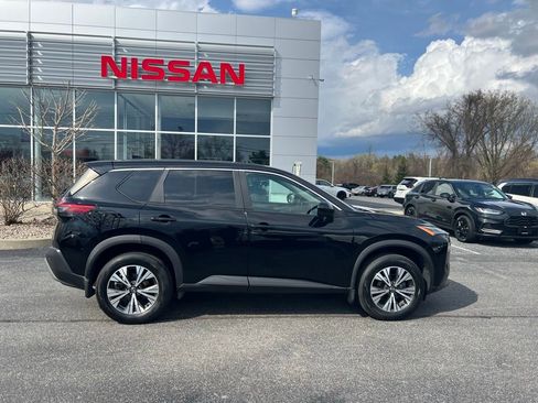 Used 2023 Nissan Rogue SV image 15