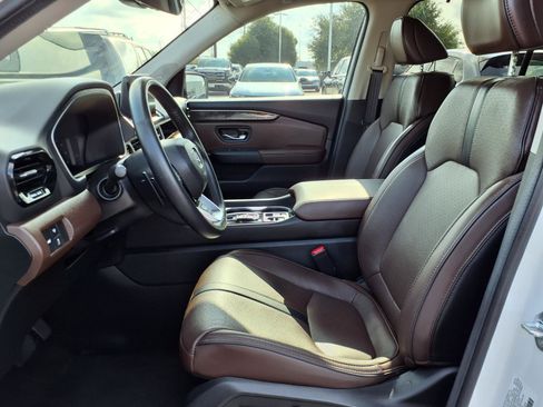 Used 2025 Honda Pilot Elite image 17