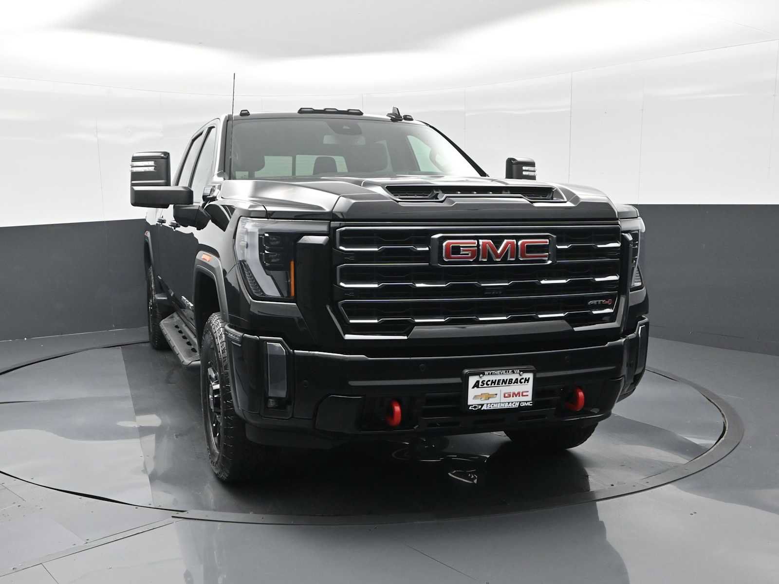 Used 2024 GMC Sierra 2500 AT4 w/ AT4 Preferred Package AWD/4WD image 3