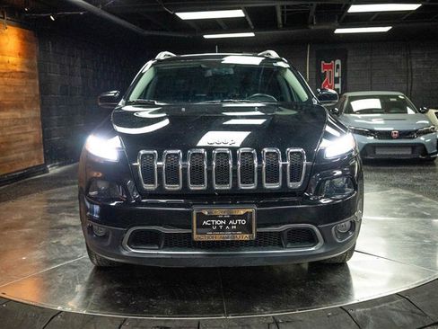 Used 2018 Jeep Cherokee Limited image 4