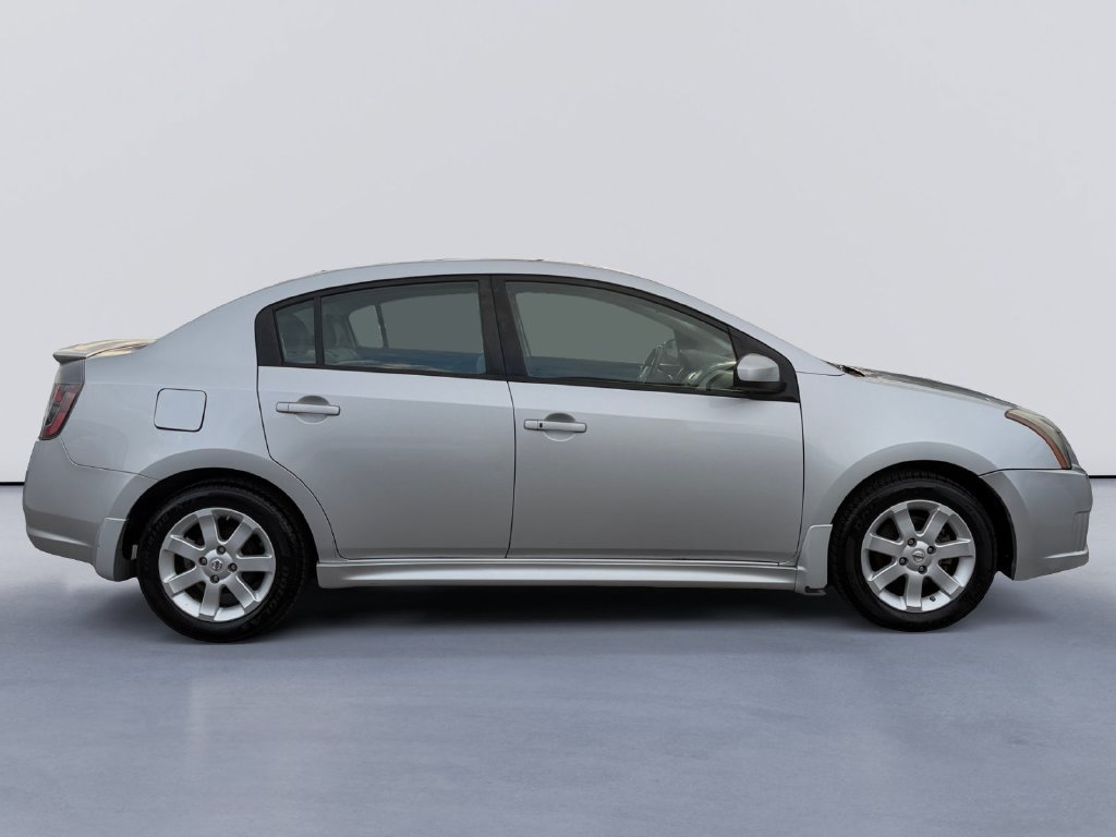 Used 2011 Nissan Sentra 2.0 SR w/ Convenience Pkg FWD image 2