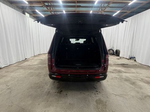 Used 2025 Jeep Wagoneer Series II w/ Convenience Group I AWD/4WD image 23