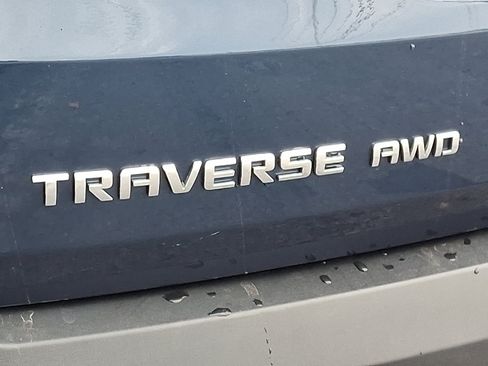 Used 2023 Chevrolet Traverse LT image 32