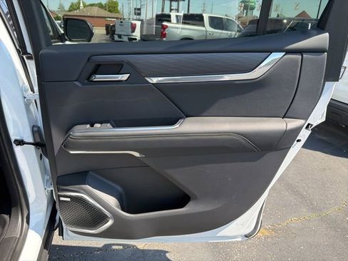 Used 2024 GMC Acadia Elevation w/ LPO, Floor Liner Package FWD image 17
