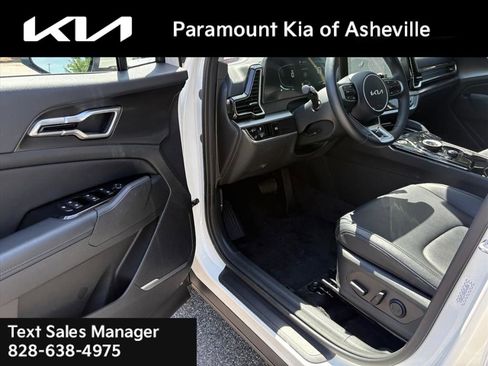 Used 2025 Kia Sportage EX w/ EX Premium Package AWD/4WD image 17