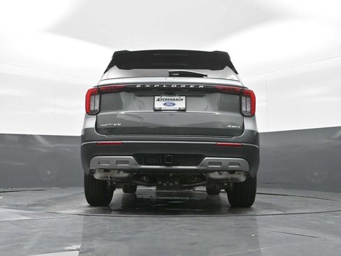 New 2026 Ford Explorer Active w/ Active Comfort Package image 24