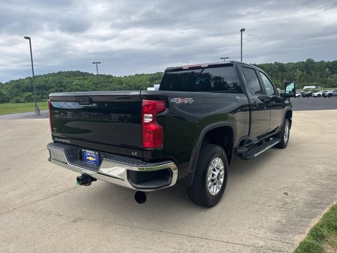 Used 2025 Chevrolet Silverado 2500 LT w/ Convenience Package AWD/4WD image 4