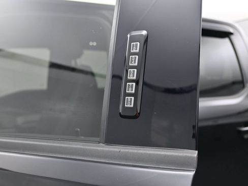 Used 2022 Ford F150 XLT w/ Equipment Group 302A High AWD/4WD image 12