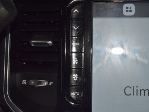 Used 2024 RAM 2500 Big Horn w/ Night Edition image 32