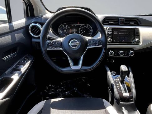 Used 2022 Nissan Versa SV FWD image 8