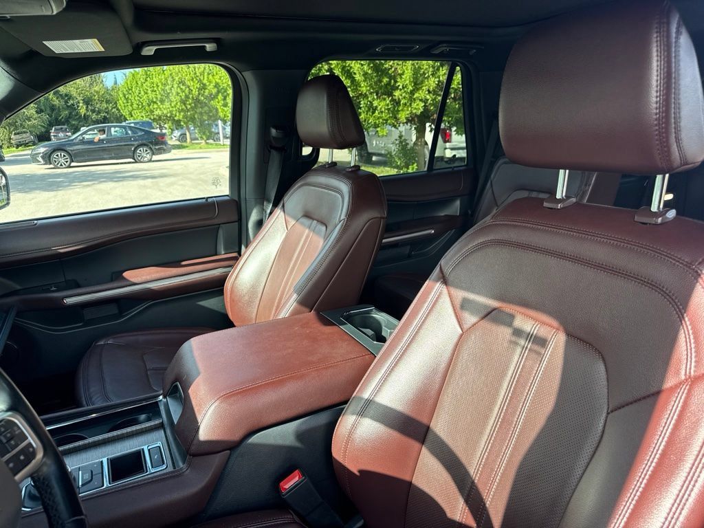 Used 2024 Ford Expedition Limited RWD image 10