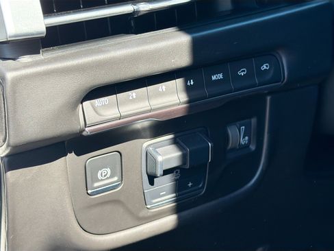 Certified 2025 Cadillac Escalade ESV Sport Platinum AWD/4WD image 10