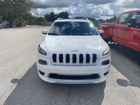 Used 2017 Jeep Cherokee Overland w/ Technology Group AWD/4WD image 2