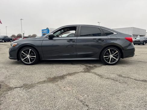 Used 2024 Honda Civic Touring image 3