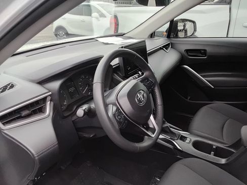 Used 2024 Toyota Corolla Cross LE FWD image 10