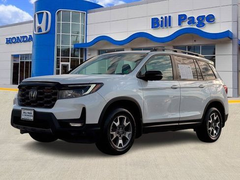 Used 2022 Honda Passport TrailSport image 2