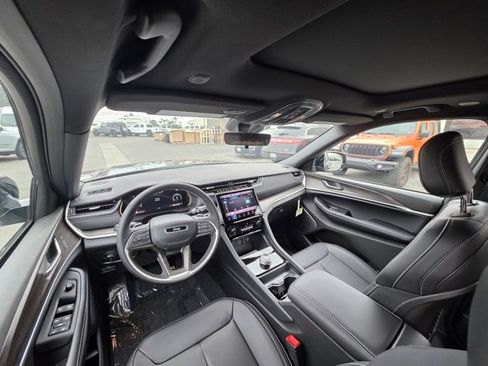 New 2025 Jeep Grand Cherokee L Limited image 22