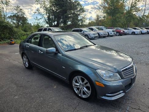 Used 2012 Mercedes-Benz C 250 Sedan image 3