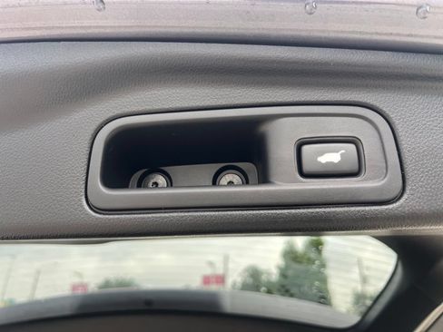 Used 2017 Honda Pilot Touring image 25