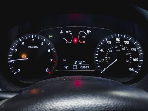 Used 2015 Nissan Sentra SV w/ Cold Weather Package FWD image 25