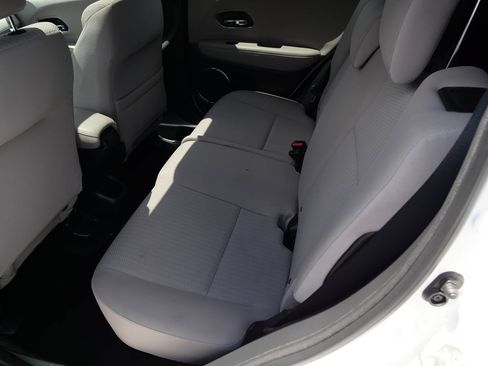 Used 2018 Honda HR-V EX image 19