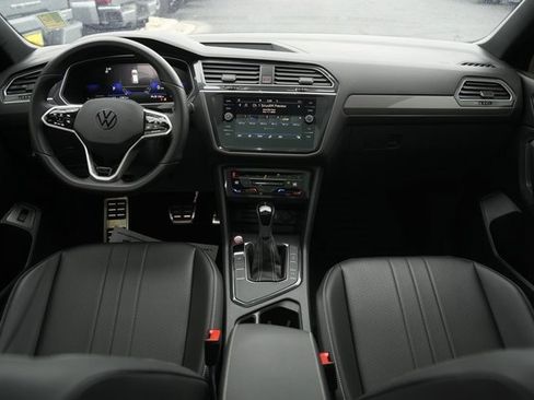 Used 2024 Volkswagen Tiguan SE R-Line image 21