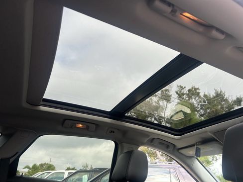 Used 2013 Cadillac SRX Premium image 12