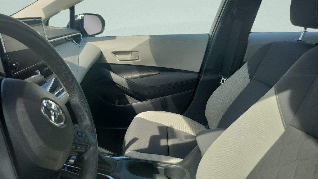 Used 2023 Toyota Corolla LE FWD image 5