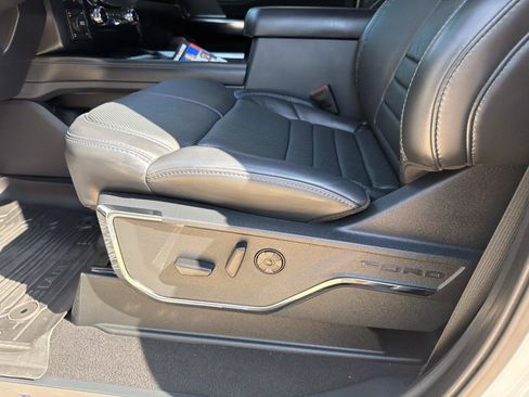 Used 2025 Ford F250 Platinum AWD/4WD image 18